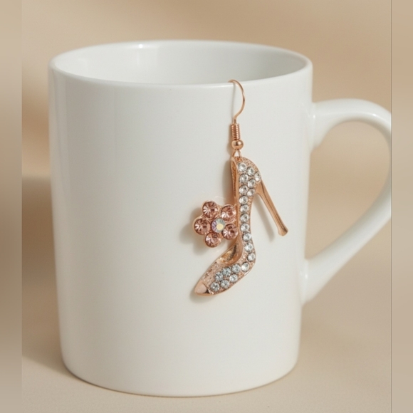 Gold-tone high-heeled shoe type earrings with rhinestones, Alloy shoes. Durable - Picture 3 of 8